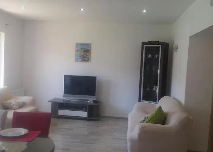 14258a Marina